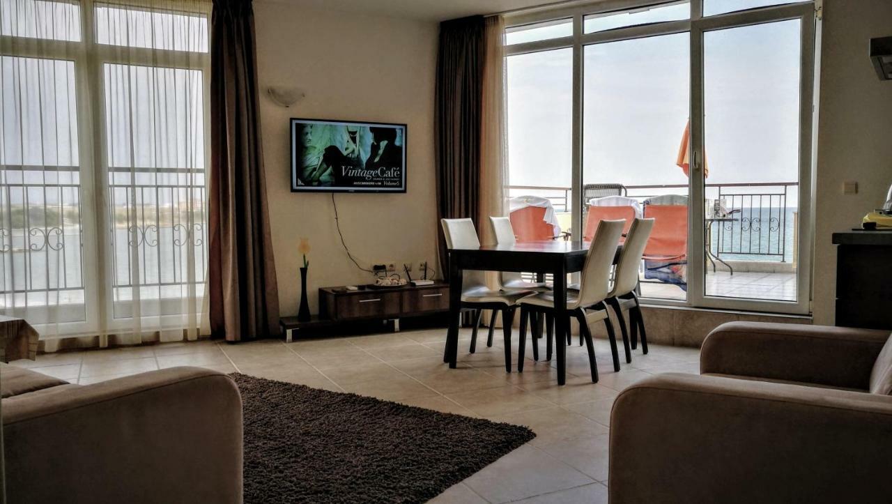 Akb Apartment Sea View Aheloy Exterior photo