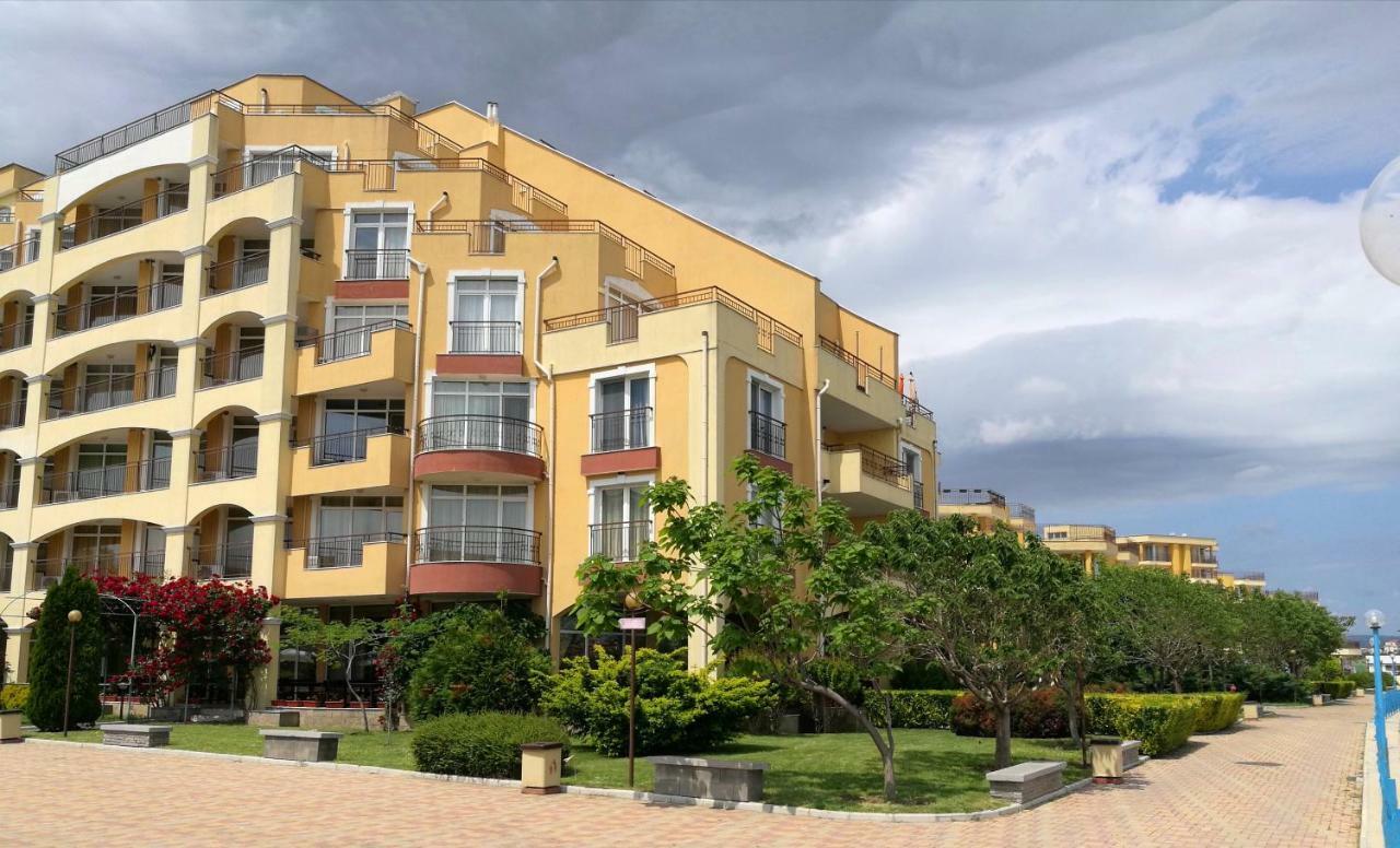 Akb Apartment Sea View Aheloy Exterior photo